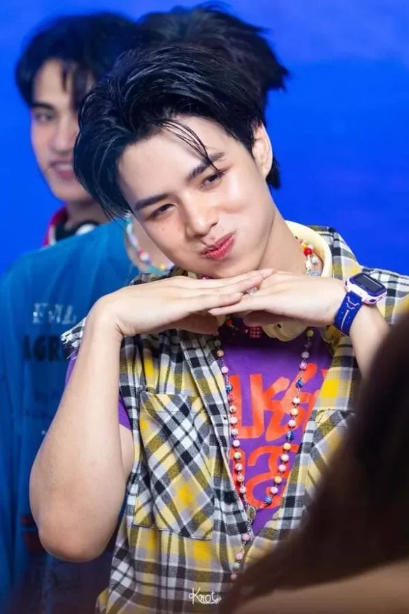 aungpao-ochiris-suwanacheep-hinh-anh-10 Ảnh Aungpao Ochiris Suwanacheep tạo dáng đáng yêu tại sự kiện fanmeeting