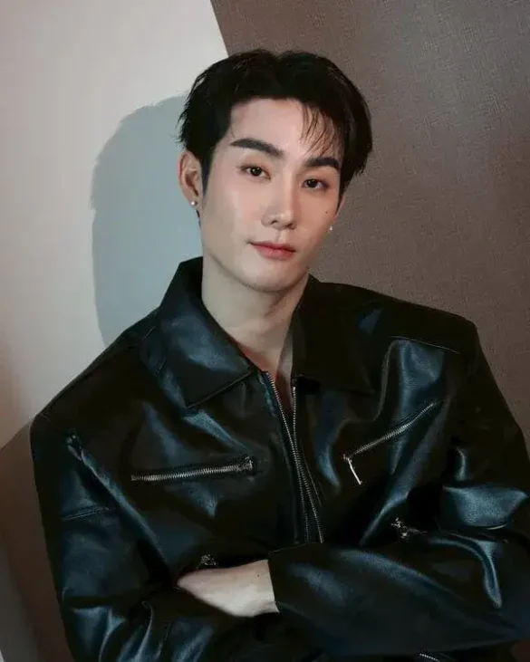 Force Jiratchapong Srisang với jacket da