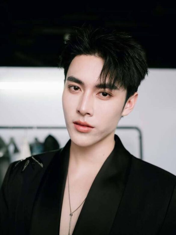 Lý lịch Newton Waiyakorn Wongkhakaew