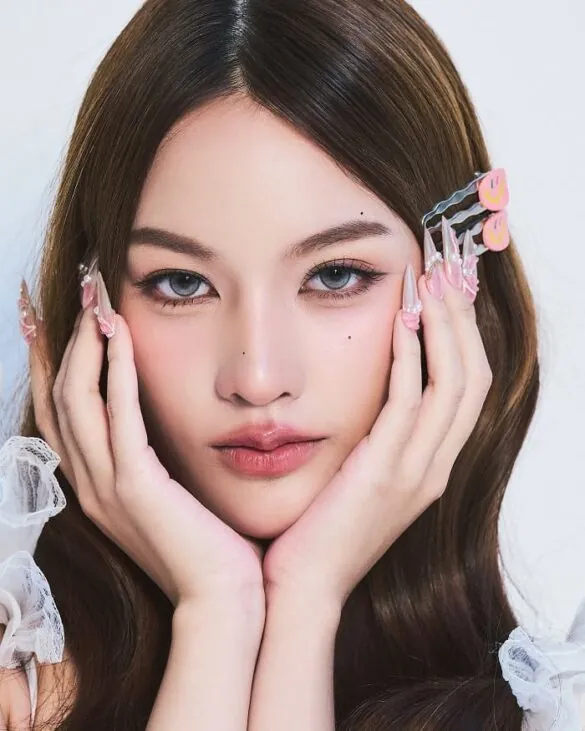 thu-vien-anh-cua-tangkwa-phinyanech-aungsuwan-4-585×731-1 Thu vien anh cua tangkwa phinyanech aungsuwan 4 585x731 1