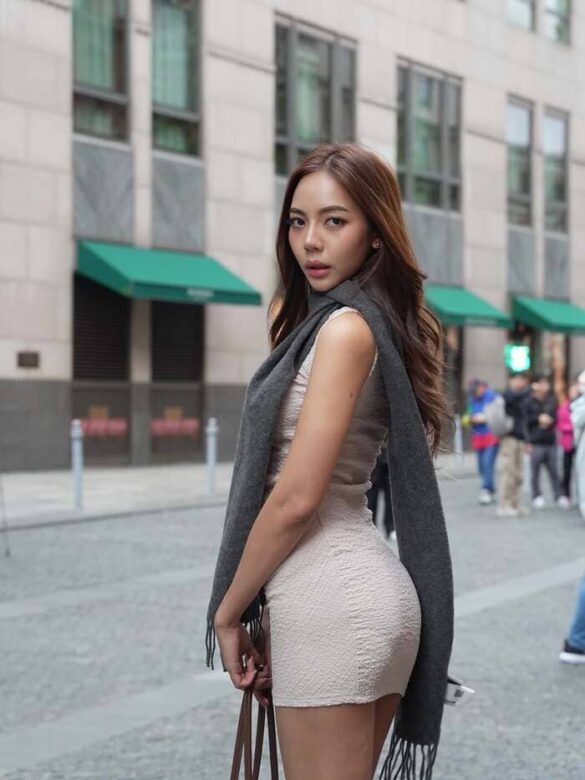 Tiểu sử Yaya Mayura Ekrungruangkul