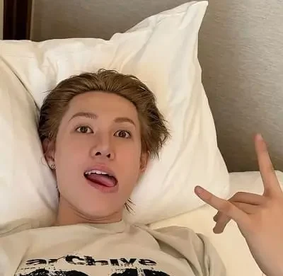 Ảnh Martin Cortis lè lưỡi cute