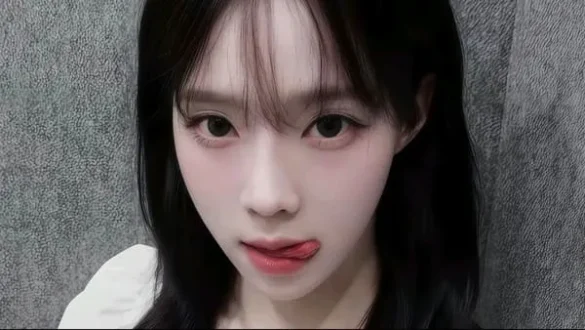 Ảnh Winter aespa selfie cận mặt biểu cảm dễ thương