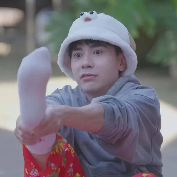 anh-dim-quang-hung-masterd-vo-tri-1 Ảnh Quang Hùng MasterD dìm đội mũ vịt ngồi kéo chân