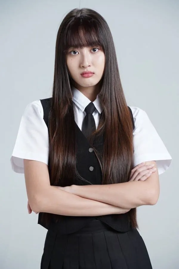 View Benyapa vai Eve trong High School Frenemy